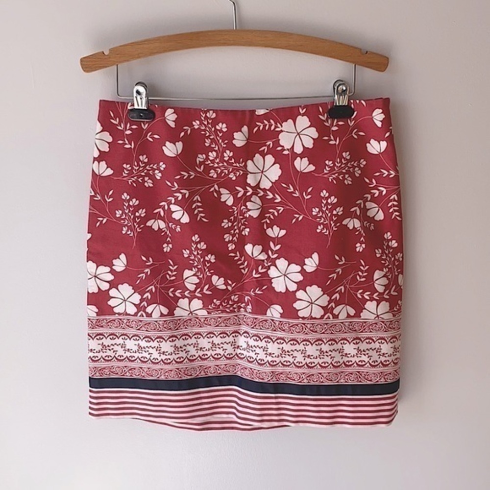 Ann Taylor LOFT Red White Floral Striped Woven Textured A-line Mini Skirt 10